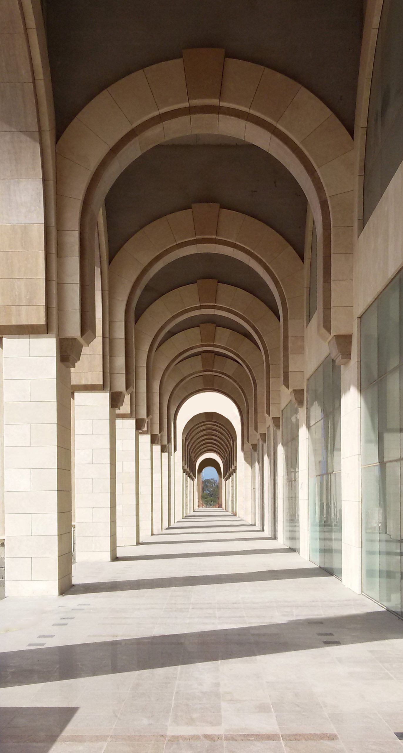 Rivestimento, parete ventilata, archi, Travertino, Daawa Investment Complex, Tripoli