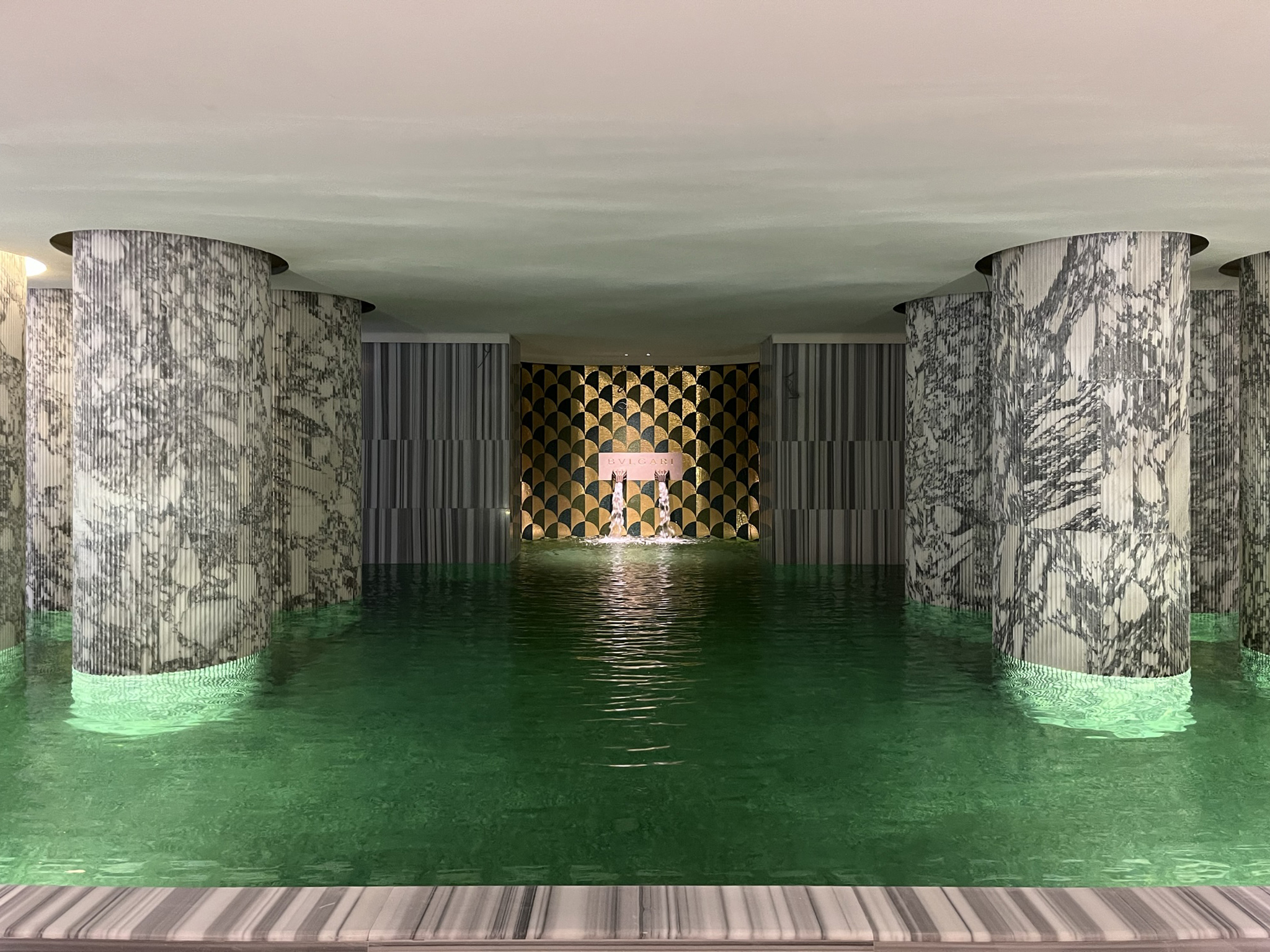 Spa, piscina, rivestimento, colonne, Striato Olimpico, Arabescato Corchia Bulgari Hotel, Roma