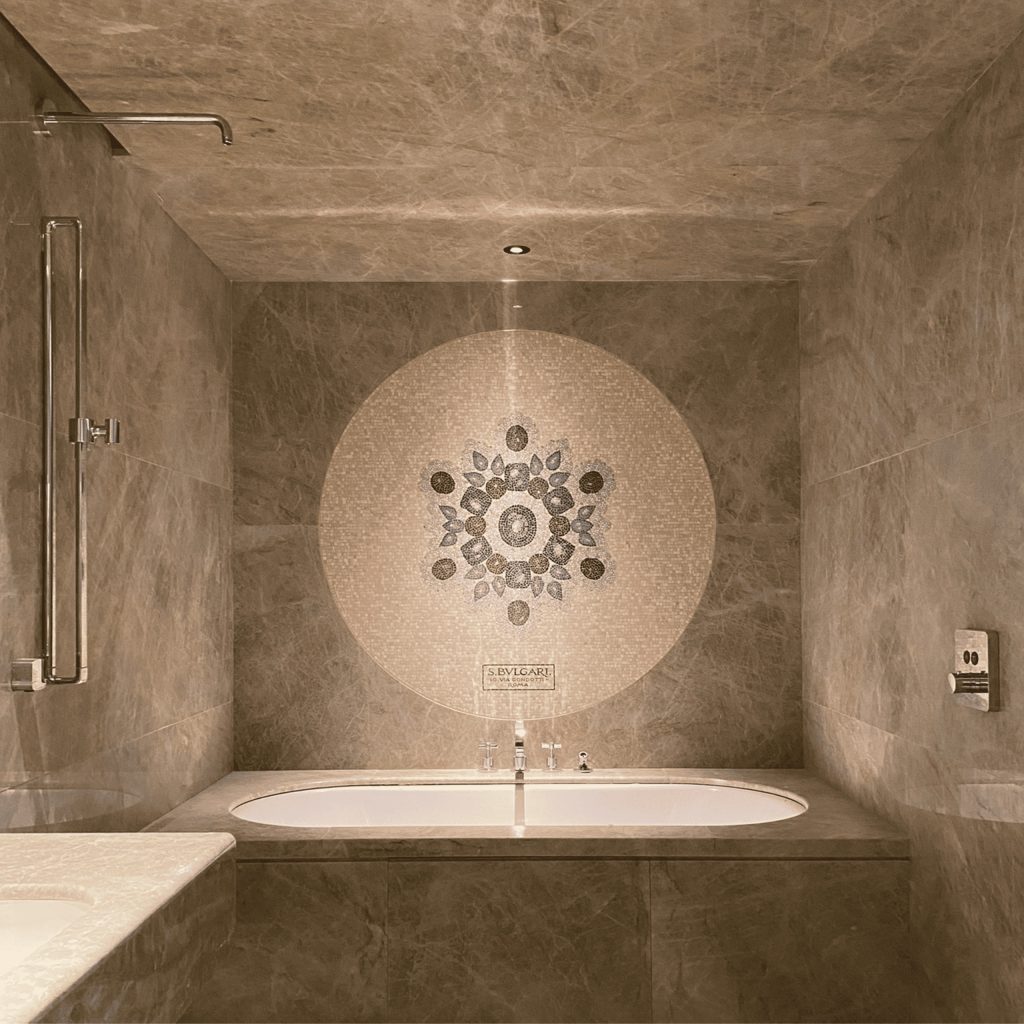 bagno, vasca, doccia, rivestimento, Taj Mahal, Bulgari Hotel Roma
