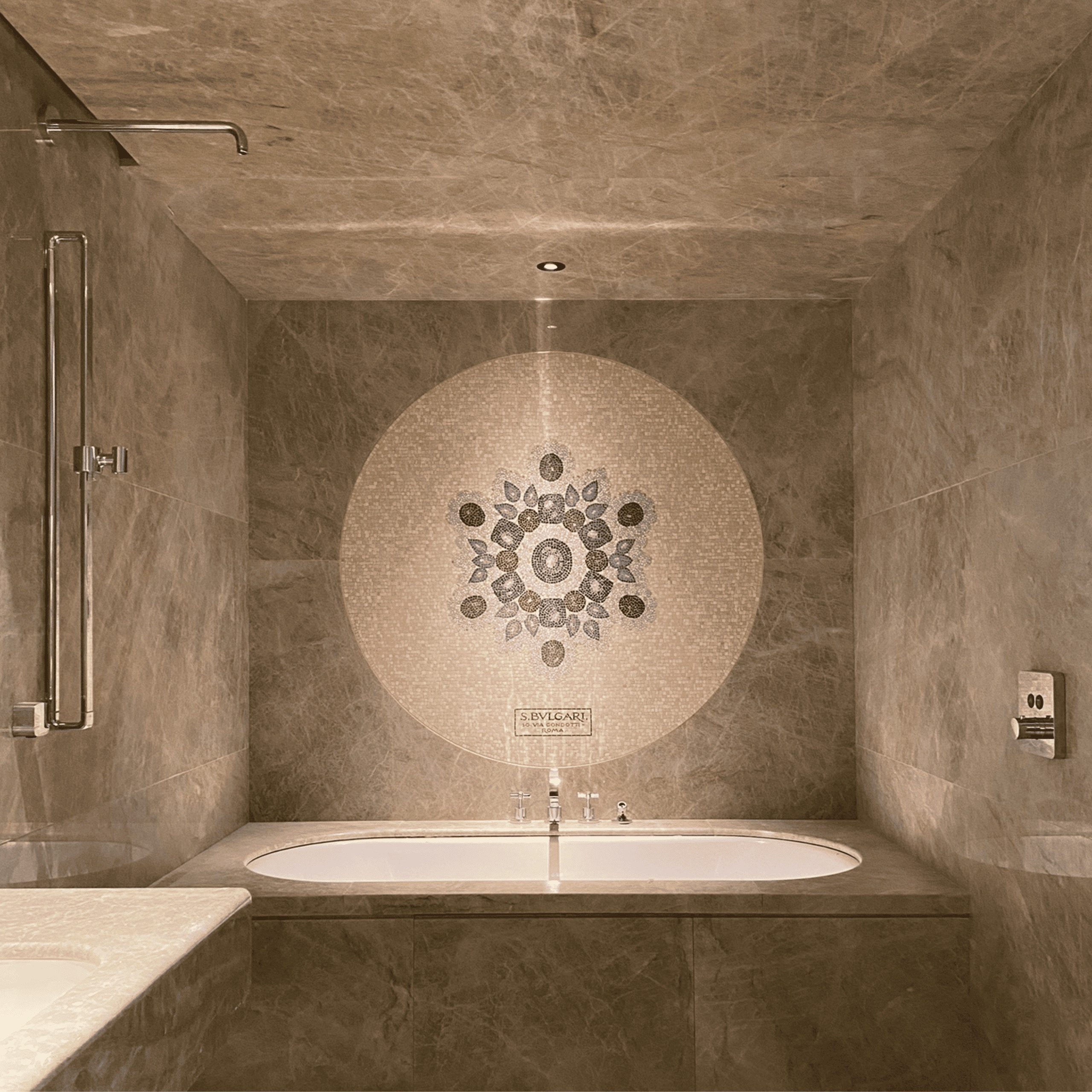 bagno, vasca, doccia, rivestimento, Taj Mahal, Bulgari Hotel Roma