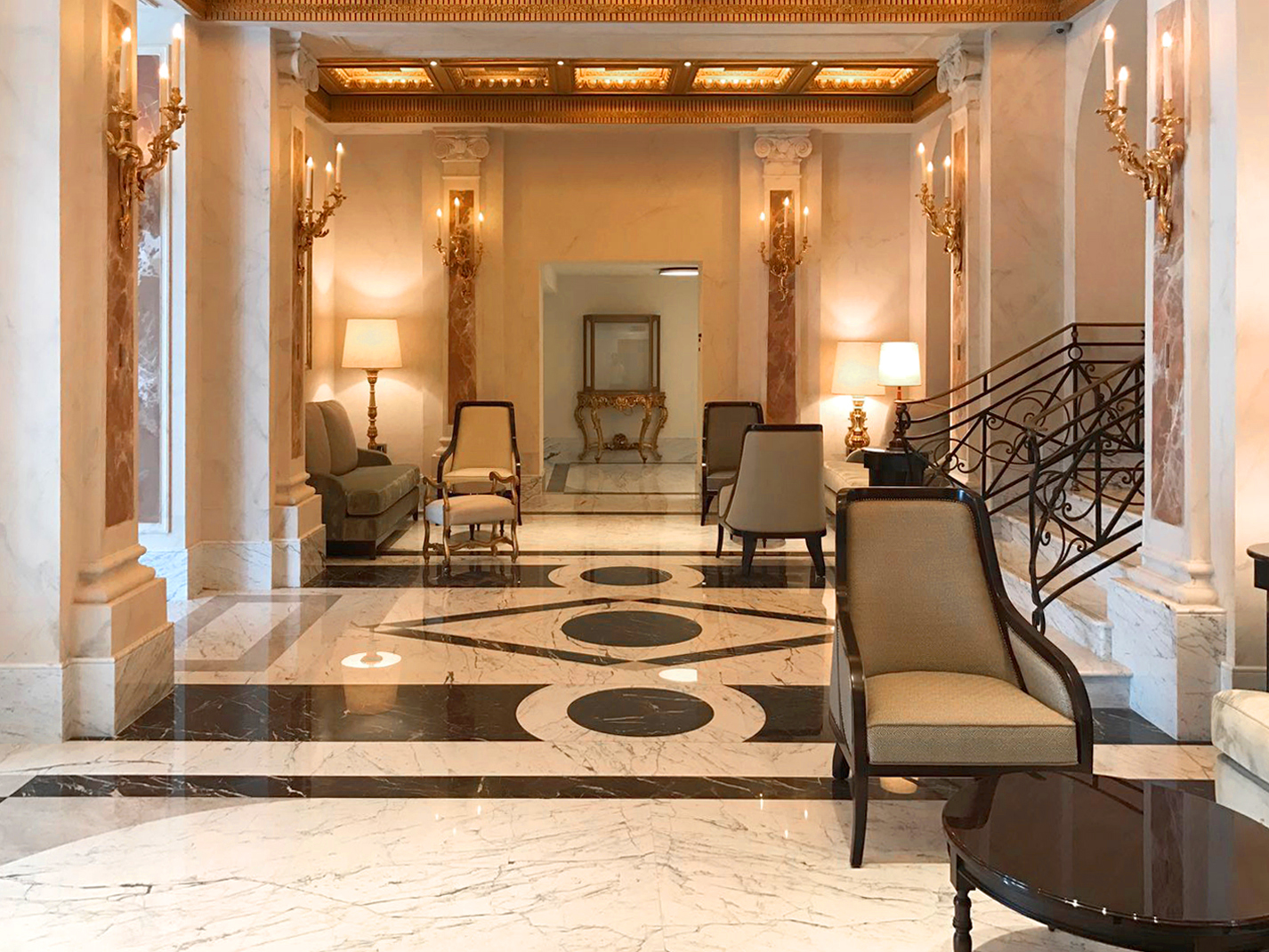 Pavimento, hall, Noir Saint Laurent, Statuarietto, Hotel Eden, Roma