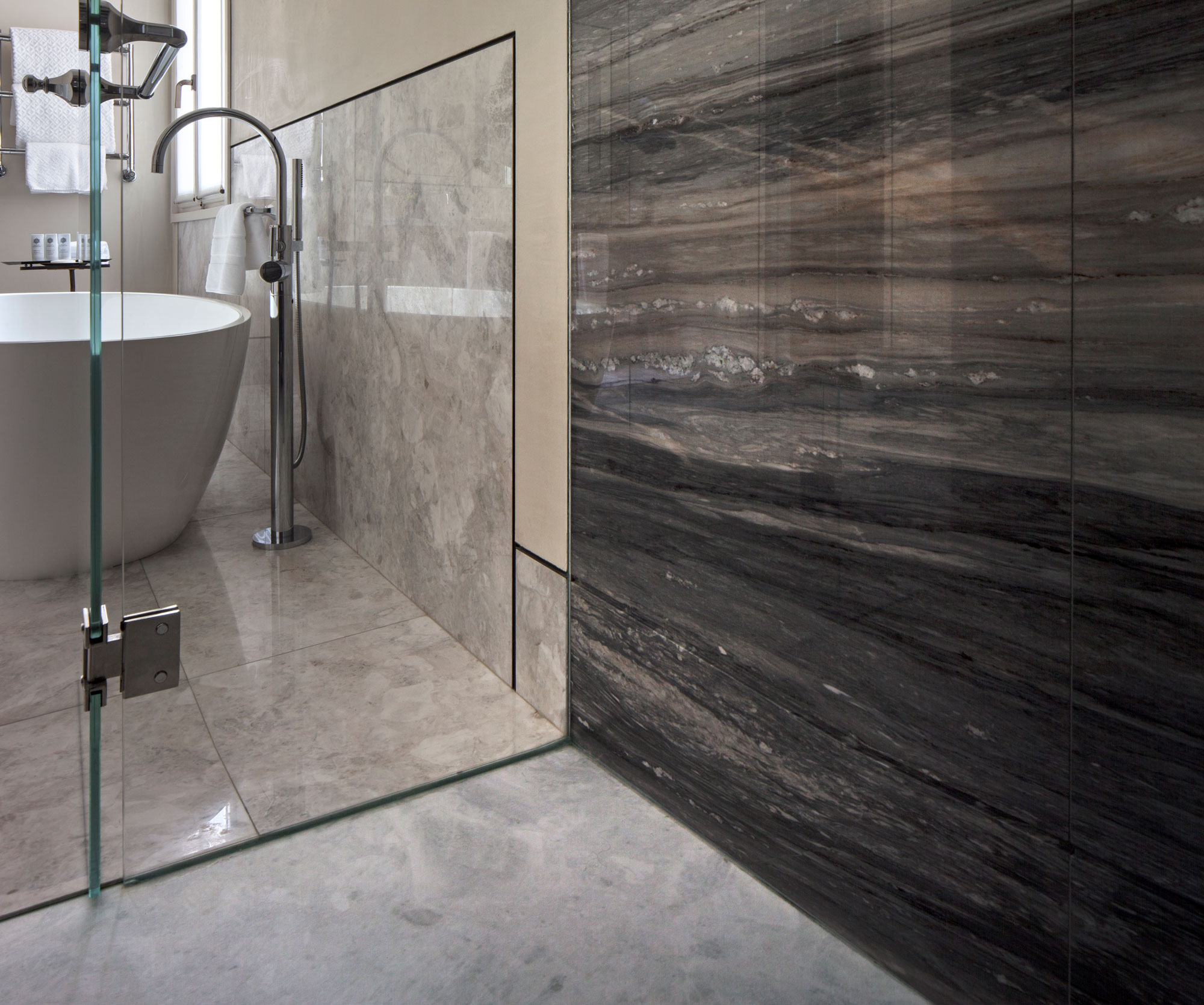 bagno, pavimento, rivestimento, vasca, superwhite, palissandro blue, The St Regis Venice Europa e Regina, Venezia