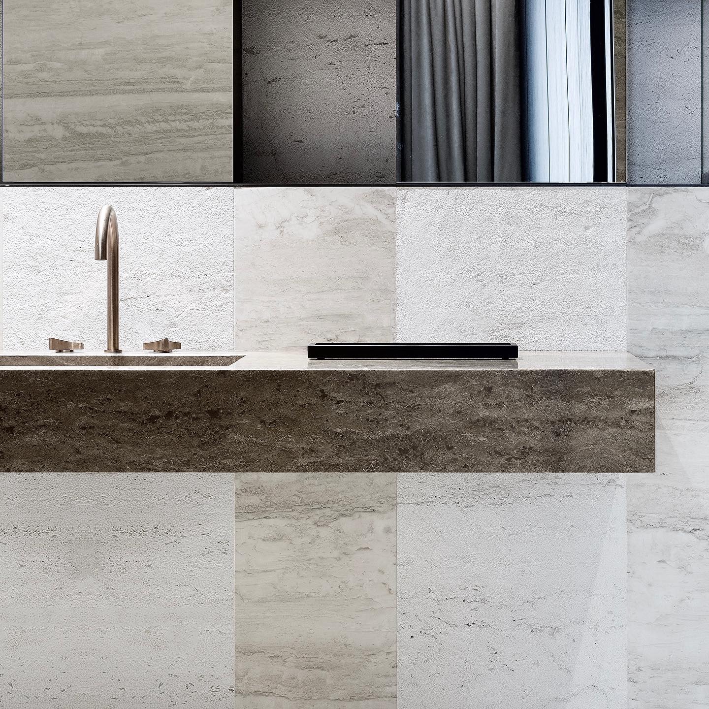bagno, lavandino, rivestimento, travertino, residenza privata, mosca